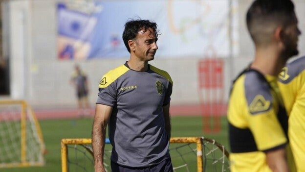 Paquito, a mantener la mejoría de la UD Las Palmas en Vitoria