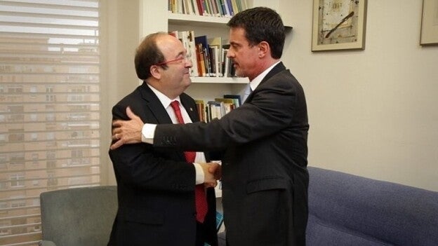 Valls pide una solución "pactada" en Cataluña para evitar que se rompa Europa