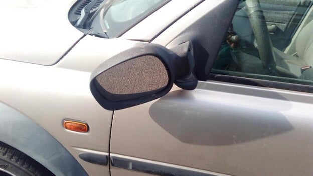 Varios vehículos sufren daños vandálicos junto a una discoteca