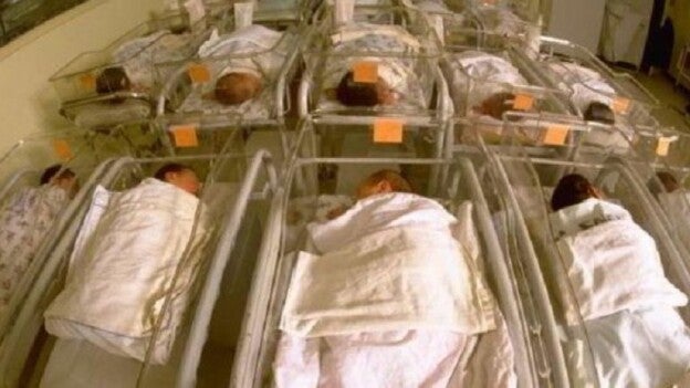 Canarias registra 559 defunciones más que nacimientos