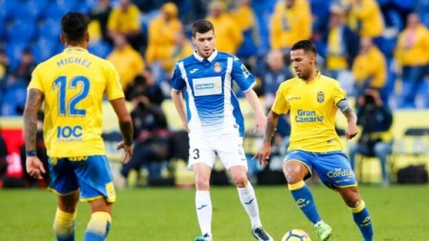 El relato: La UD desperdicia un penalti en el último minuto (2-2)