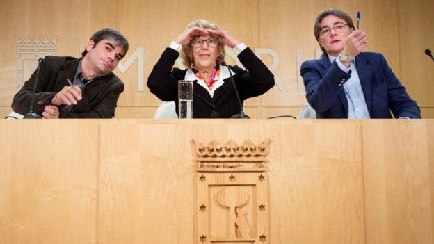 Carmena destituye al concejal de Economía en Madrid