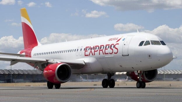 Iberia Express celebra la Navidad con más de 130 vuelos especiales