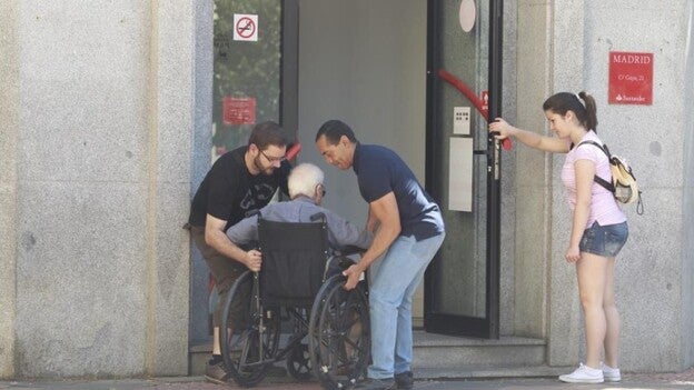 El 41,8% de personas dependientes en Canarias están en lista de espera