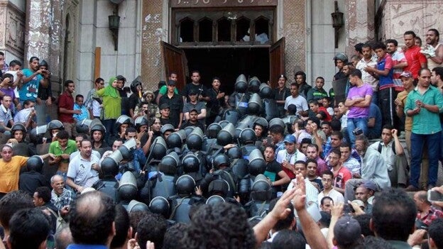 Condenan a muerte a 8 personas en Egipto