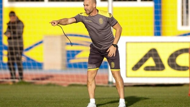 Llegó el comandante y mandó a parar