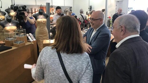 El Cabildo inaugura la Feria de Artesanía de San Telmo