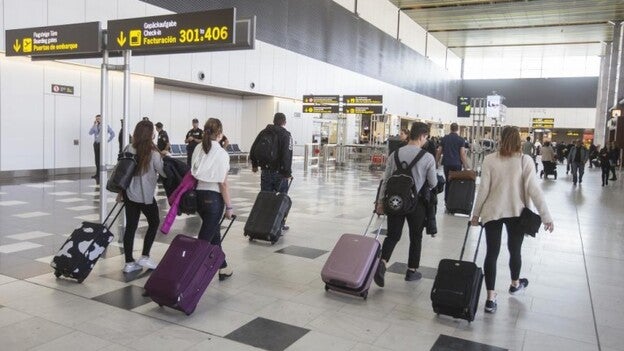 Rebelión de las aerolíneas contra el descuento a volar