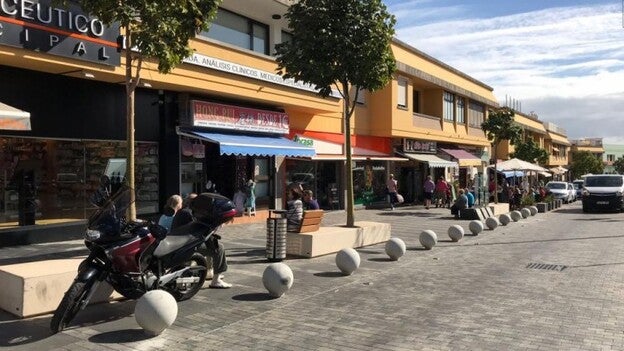 Bolardos para impedir atentados en vías peatonales en Maspalomas