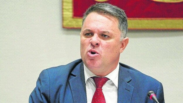 Negrín desoyó las advertencias de la secretaria del Consejo Rector