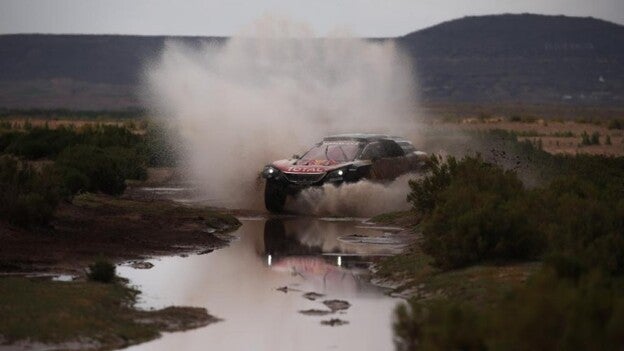 Carlos Sainz, nuevo líder de Dakar