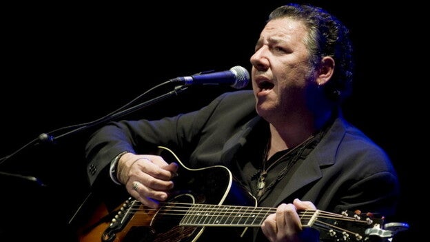 Revólver celebra los 25 años del álbum "Básico"