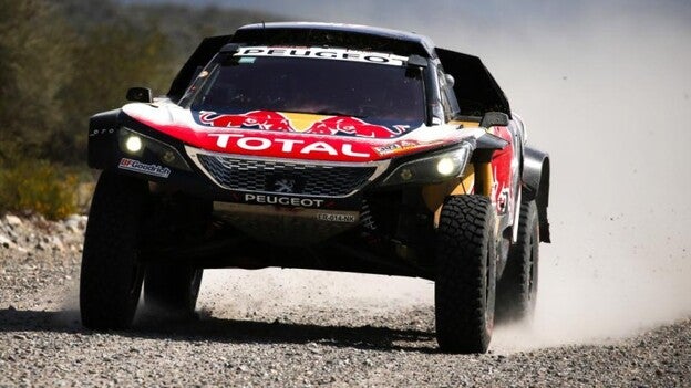 Carlos Sainz acaricia su segundo Dakar y Joan Barreda se rinde