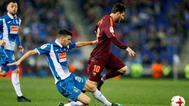 El Espanyol gana al Barça, que tendrá que remontar
