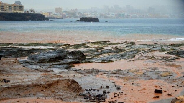 Cierran El Confital por desprendimientos