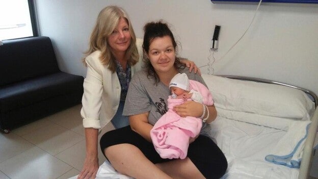 Una turista da a luz sin saber que estaba embarazada