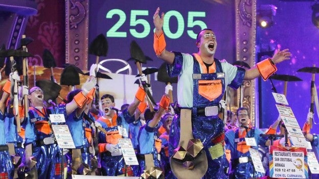 Las murgas arrasan en su primera noche