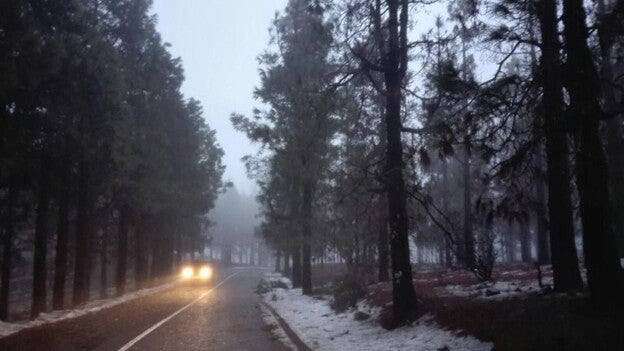 Siguen tres vías cerradas en la cumbre