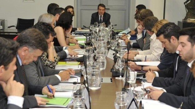 Dos semanas para desbloquear el uso del superávit