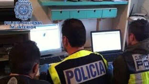 Un canario, entre los detenidos con pornografía infantil