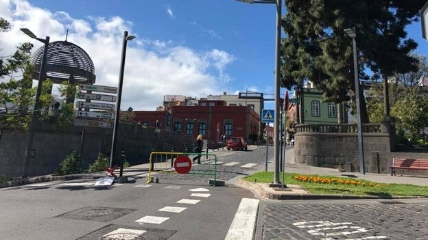 La iglesia de Arucas, acordonada por la alerta