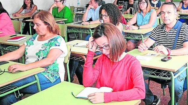 Canarias ultima un MIR educativo con una prueba regional tipo test
