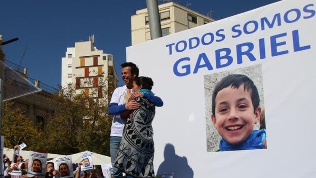 Zoido traslada su pesar por la muerte de Gabriel