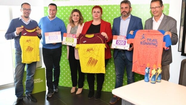 Con sus entrañas al descubierto