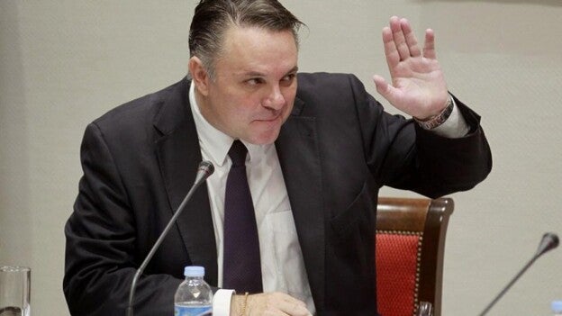 Así se pasó de la «nulidad» al dedo de Negrín