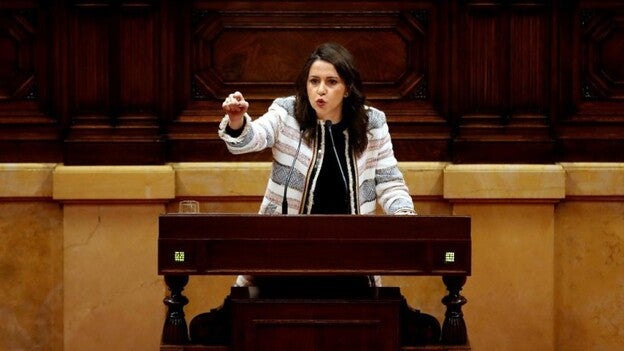 Arrimadas: «Nadie puede sorprenderse, Puigdemont se gastó el dinero en ilegalidades»
