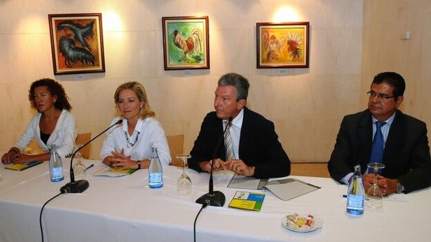 CC apoya las cuentas de Rajoy, y NC espera