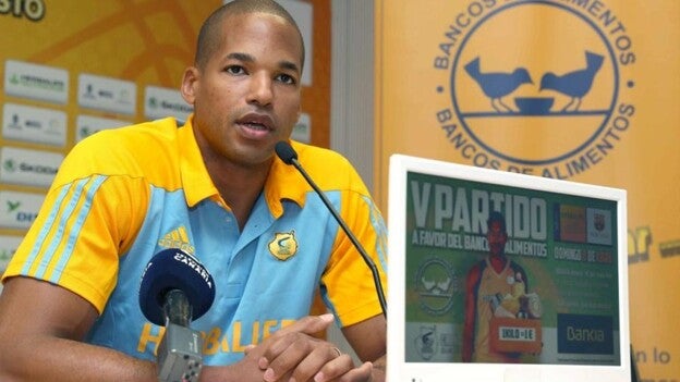 Eulis Báez convoca a la afición ante el Barça