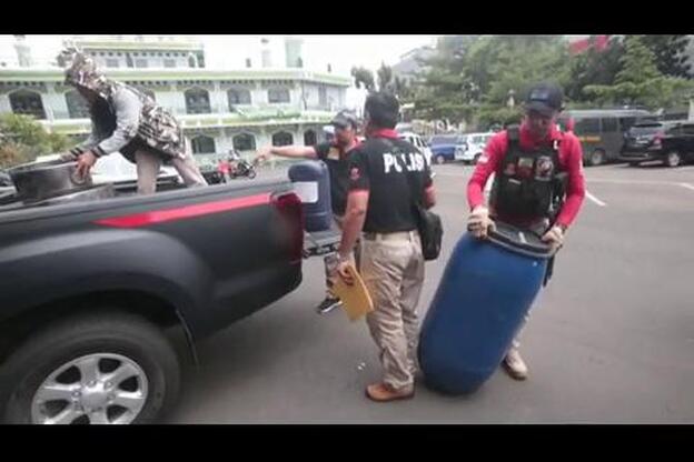 Ascienden a 82 las muertes por consumo de alcohol adulterado en Indonesia