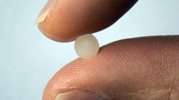 Un dispositivo elimina las gotas de los ojos