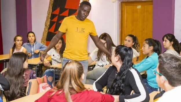 «El sistema impone el racismo»