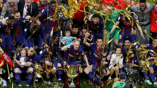 El Barcelona recupera la excelencia y revalida la corona