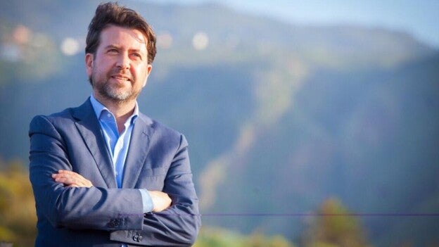 Carlos Alonso retrocede y el PSOE crece en Tenerife