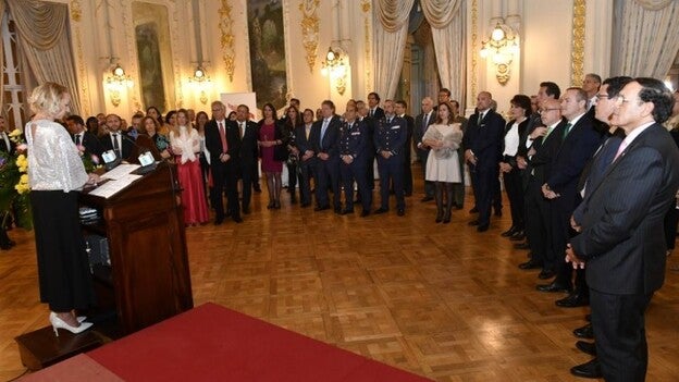 Día del Cónsul en el Gabinete Literario