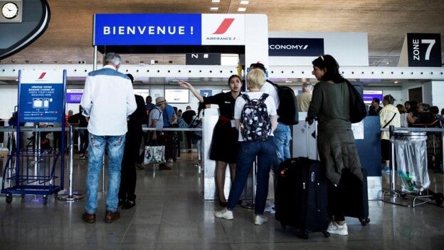 Air France entra en crisis y se desploma en bolsa por el conflicto social