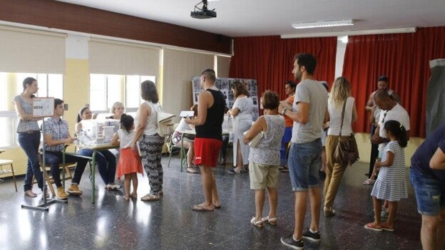 1.255 votantes más de un abril al siguiente