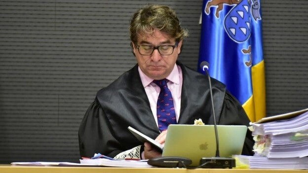 El TSJC sienta a Alba en el banquillo