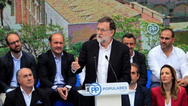 Rajoy avisa a Torra de que hará cumplir la ley