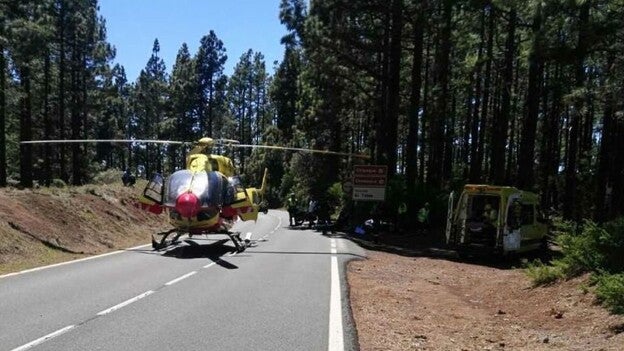 Una mujer fallece y un varón resulta herido grave en una caída de moto en Tenerife