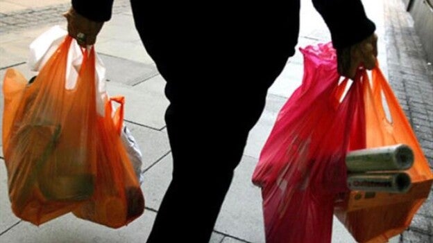Canarias tendrá en julio medidas para retirar los plásticos de un uso