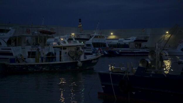 Bardem se embarca para recoger plástico del mar con el que hacer gafas de sol