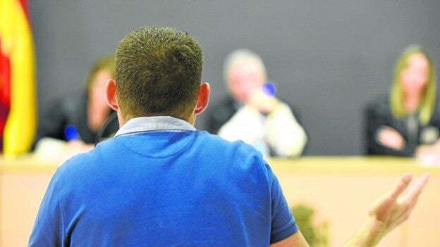 «Me caí en un hoyo, me sacó de los hombros y noté algo en la espalda»