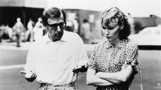 El hijo de Woody Allen defiende a su padre y acusa a Mia Farrow de abuso