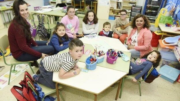 La unitaria de Hoya Pineda se salva al conseguir los escolares suficientes