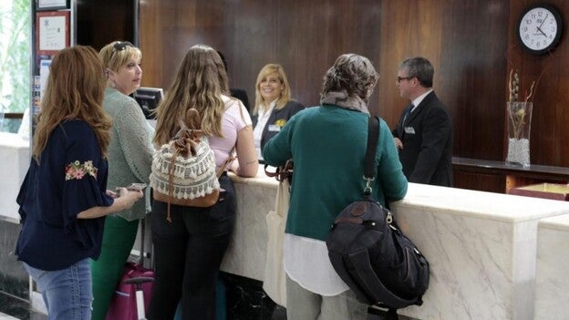 Canarias ya pierde 88.500 turistas