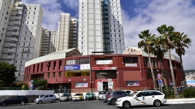 Tres Palmas y la mano de pintura que no llega